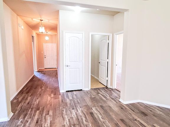4th image of 925 Westfield Dr