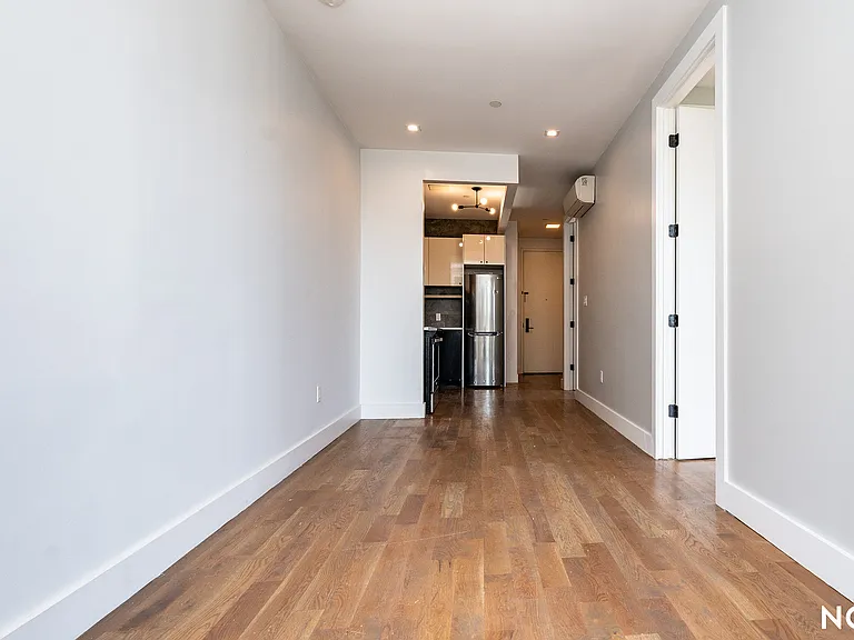 916 Bergen St #5N — Photo 3