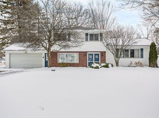 8 City View Dr, Rochester, NY 14625