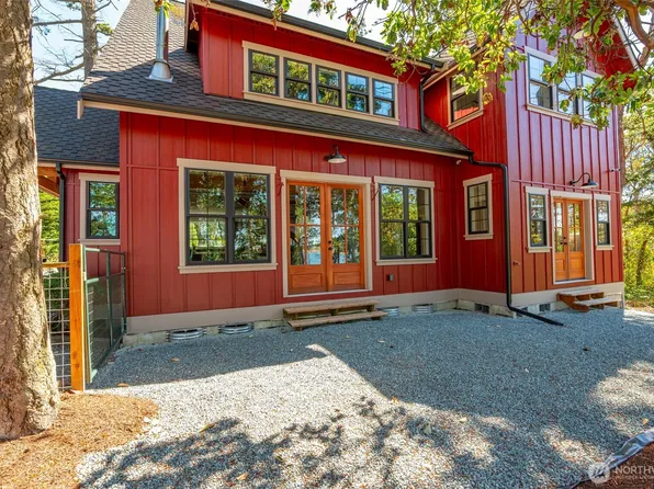 1863 Madrona Way, Coupeville, WA 98239