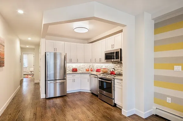 Rented by MNS | media 4