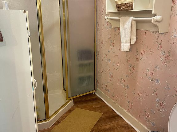 3rd image of 2116 Mellor Ln SW