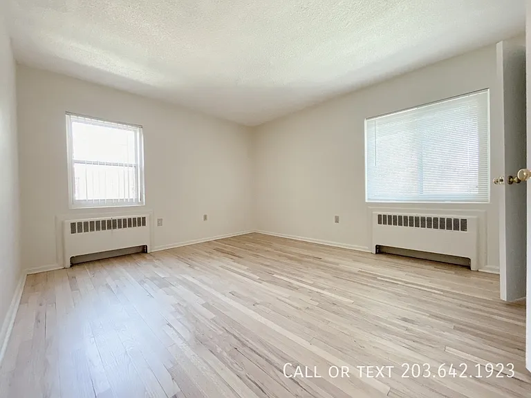 570 Whitney Ave — Photo 8