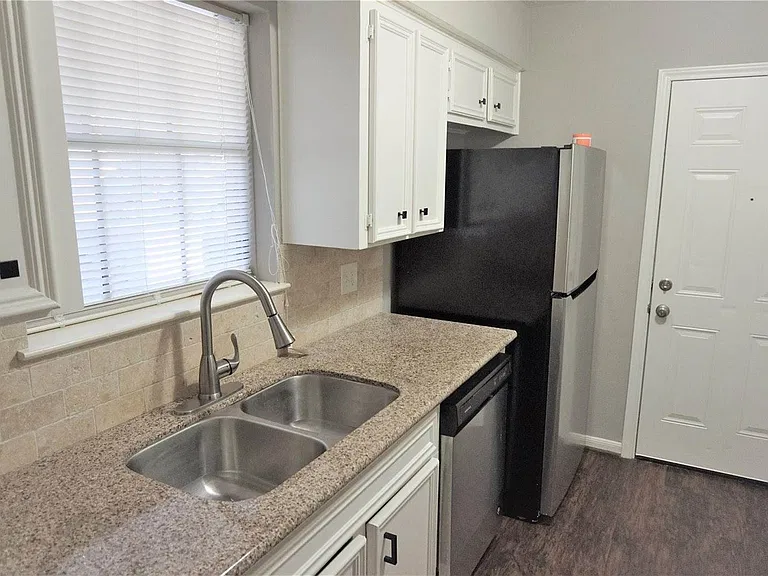 2727 Tinechester Dr — Photo 14