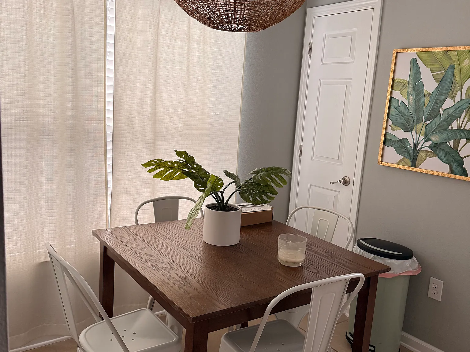 2 bed, 1098 sqft, $2,200 — Photo 2
