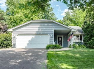 2569 Cochrane Dr, Woodbury, MN 55125