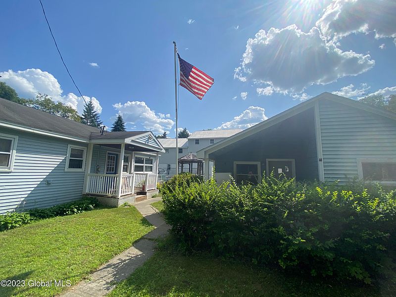 2nd image of 35 Warren Street