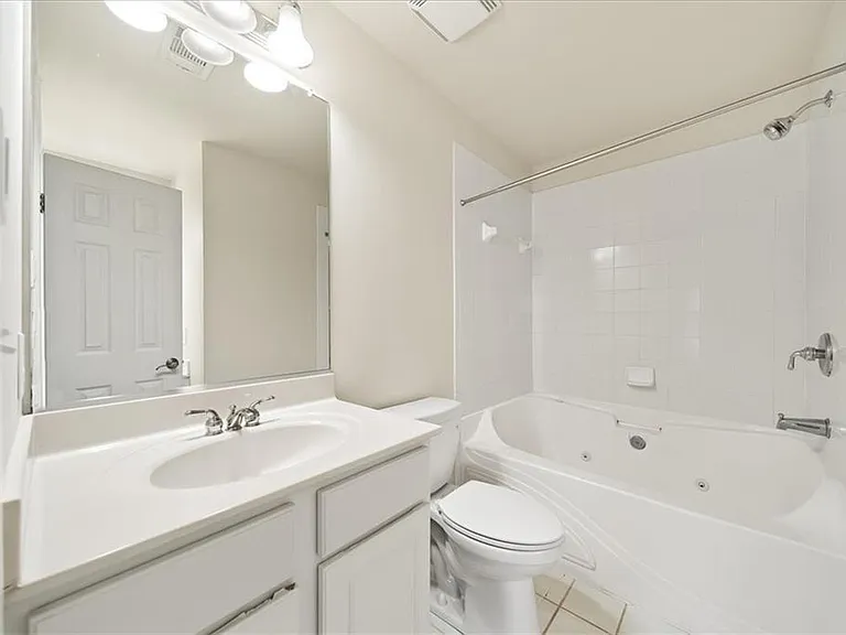 205 16th St NW #18 — Photo 18