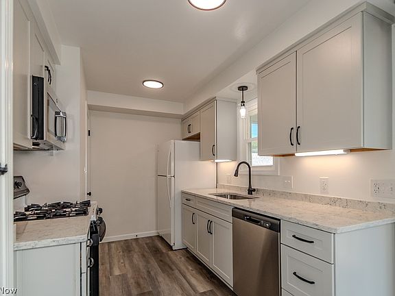 4th image of 253 E 288th St
