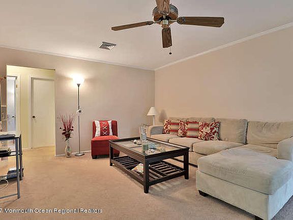 4th image of 2063 Yorktowne Blvd
