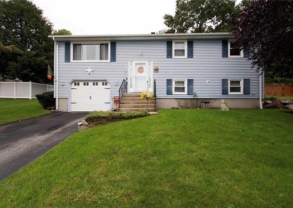 1st image of 33 Carolyn Dr