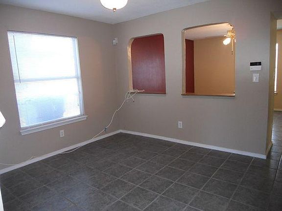 4th image of 11940 Arrow Knoll Cir