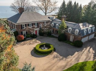 105 Lake Shore Rd, Grosse Pointe, MI 48236