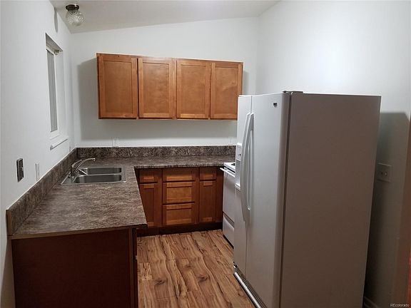 5th image of 2780 W Yale Ave