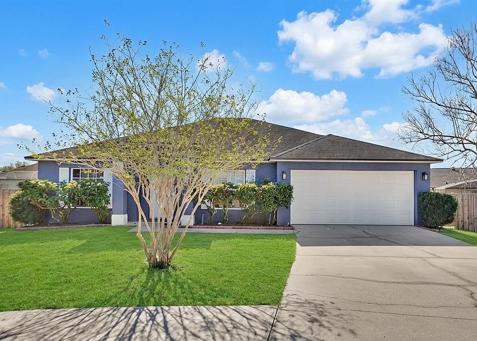 1st image of 828 WHITE BIRCH COURT