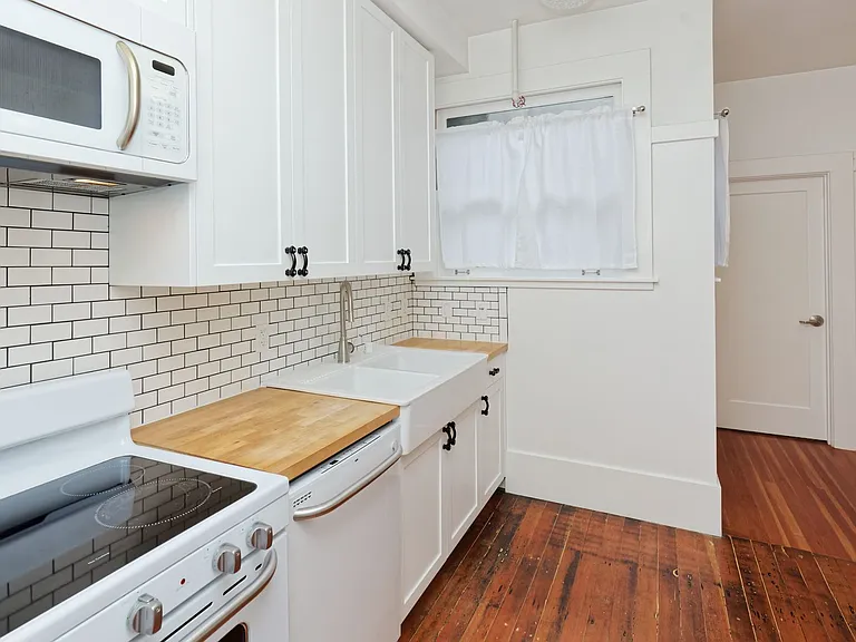 1605 Clay St — Photo 11