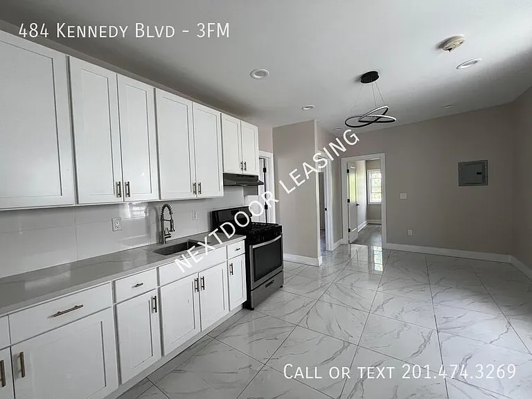 484 Kennedy Blvd #3FM — Photo 1