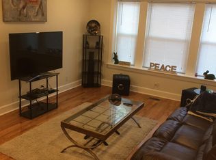 2243 W Barry Ave, Chicago, IL 60618