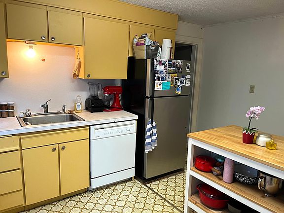 3rd image of 3822 S Edmunds St APT 2