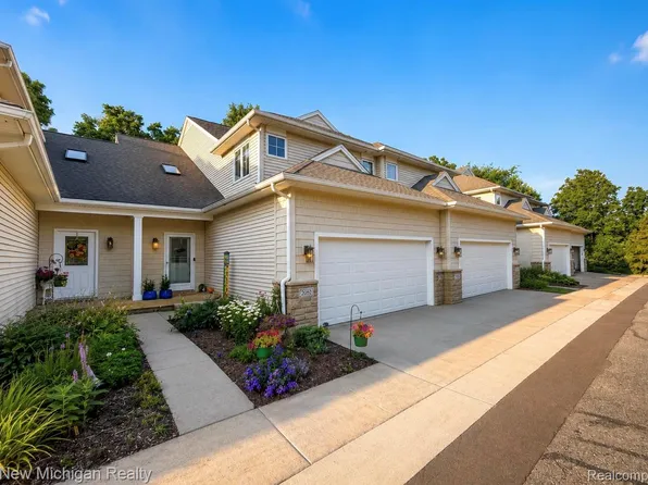 2052 Liberty Hts, Ann Arbor, MI 48103