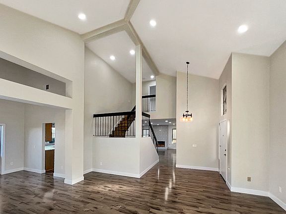 Living Room / Entry / Stairs