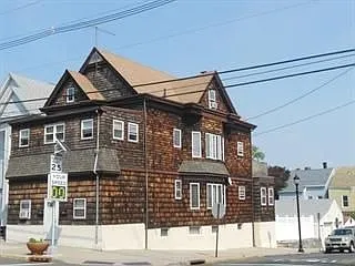 262 N 8th St photo 1