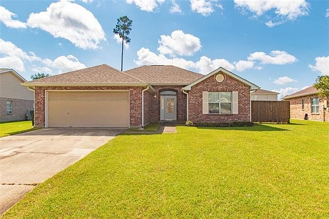 1st image of 1004 Carlin Ln