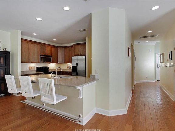 3rd image of 59 Gold Oak Dr