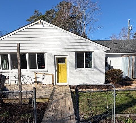 3rd image of 239 Lane Rd