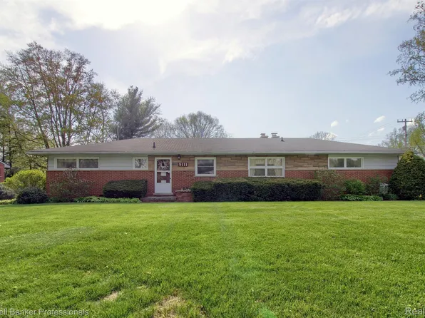 9111 Morrison Ave, Plymouth, MI 48170