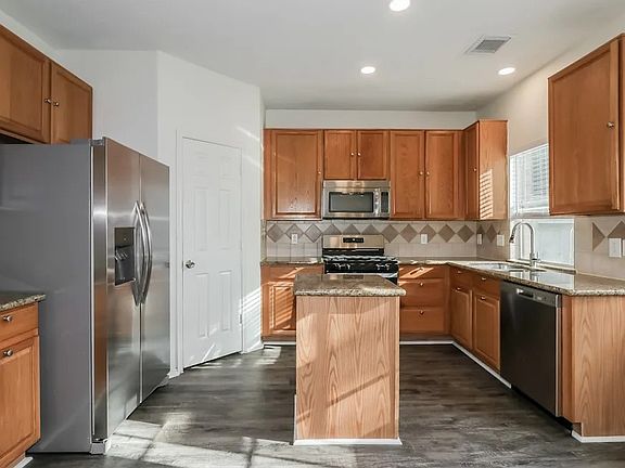 3rd image of 18614 Atasca South Dr