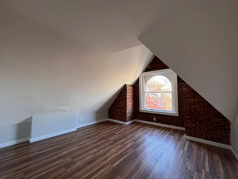 362 Laurel St #E — Photo 10