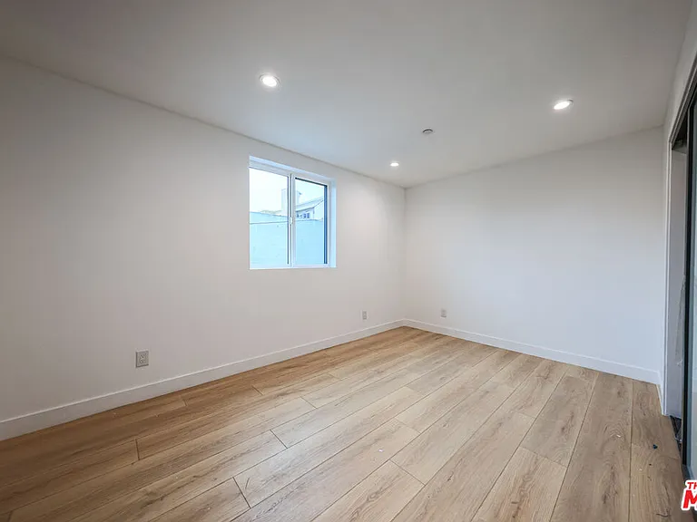 1525 S Carmelina Ave #1527 — Photo 14