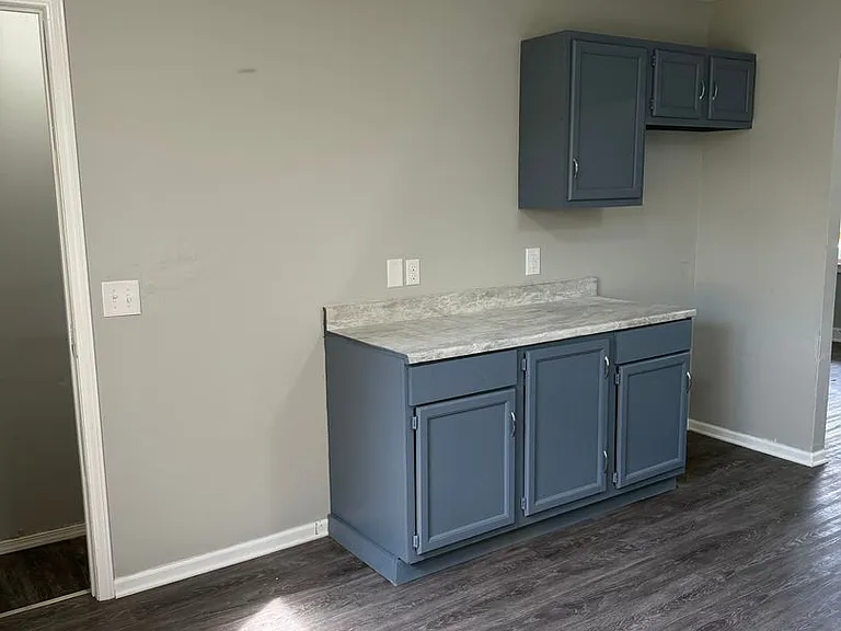 1463 John Ct SE — Photo 3