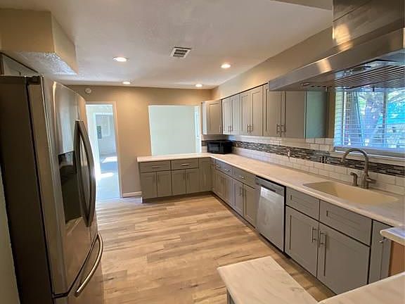 3rd image of 5119 Bayou Dr