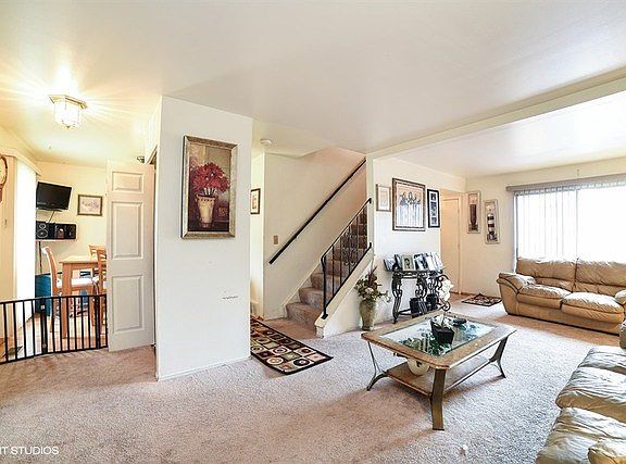 2nd image of 1033 Ashton Ct
