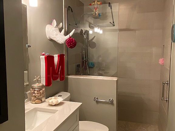 5th image of 561 Periwinkle Way Unit F3