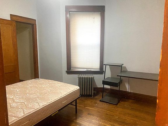 5th image of 3040 N Haussen Ct #1