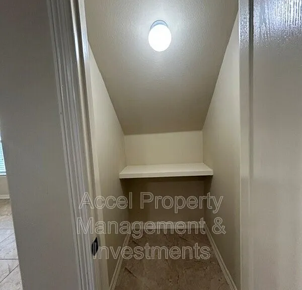 2603 E Eisenhower Ave #2 — Photo 9