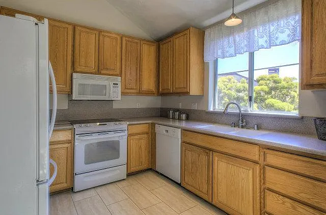 453 Cork Harbour Cir — Photo 1