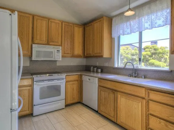 453 Cork Harbour Cir, Redwood City, CA 94065