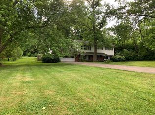 12 Country Ln, Granville, OH 43023