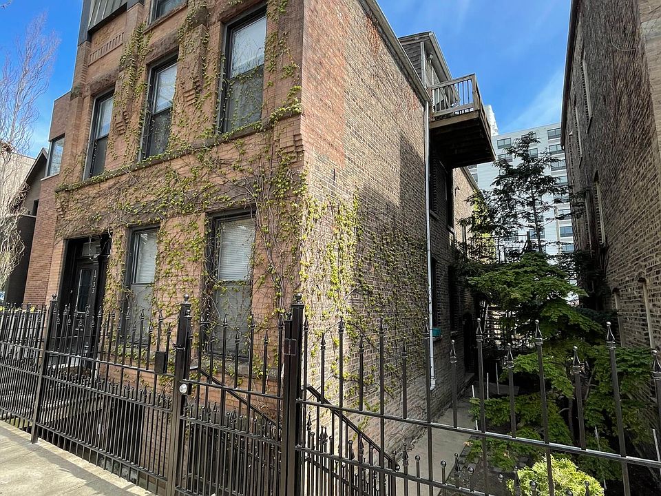 1st image of 1733 N Hermitage Ave APT 1R
