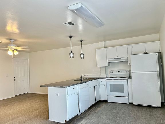 3rd image of 1606 Andalusia Blvd #4