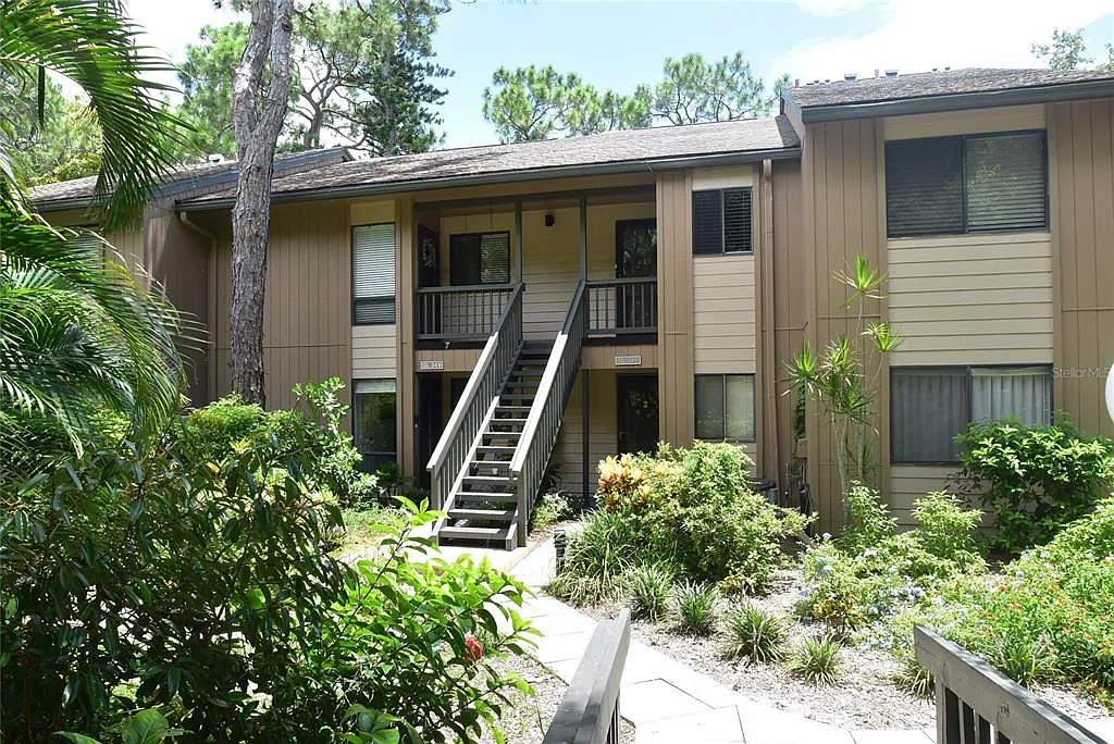 1 bed, 1.0 bath, 731 sqft, $1,800 — Photo 1