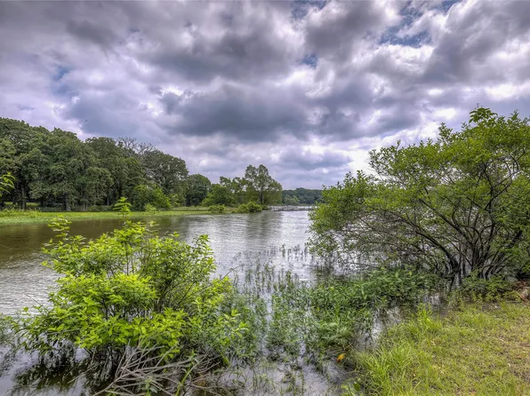 173 Club Park Ct, Pt, TX 75472