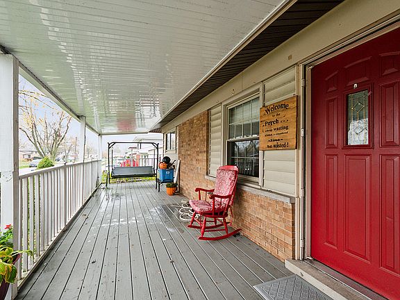 4th image of 125 N Pamela Dr