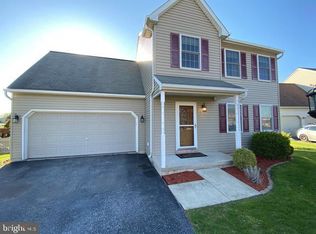 1920 Ashcombe Dr, Dover, PA 17315