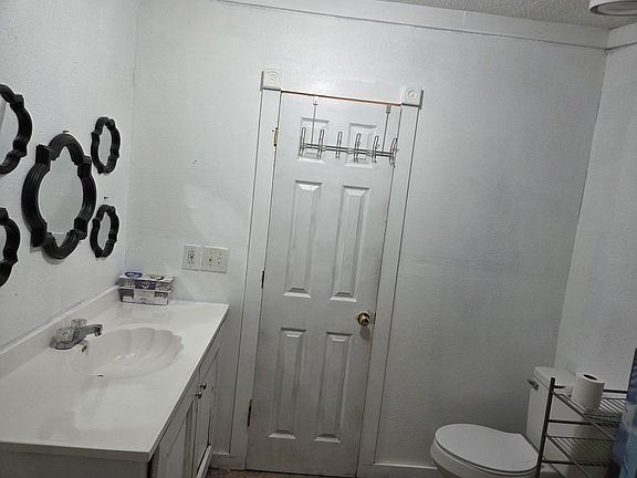 5th image of 10911 Frog Ln