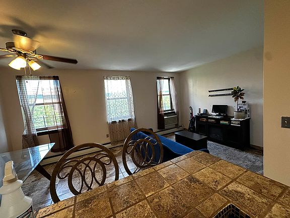 3rd image of 56 E 118th St #212